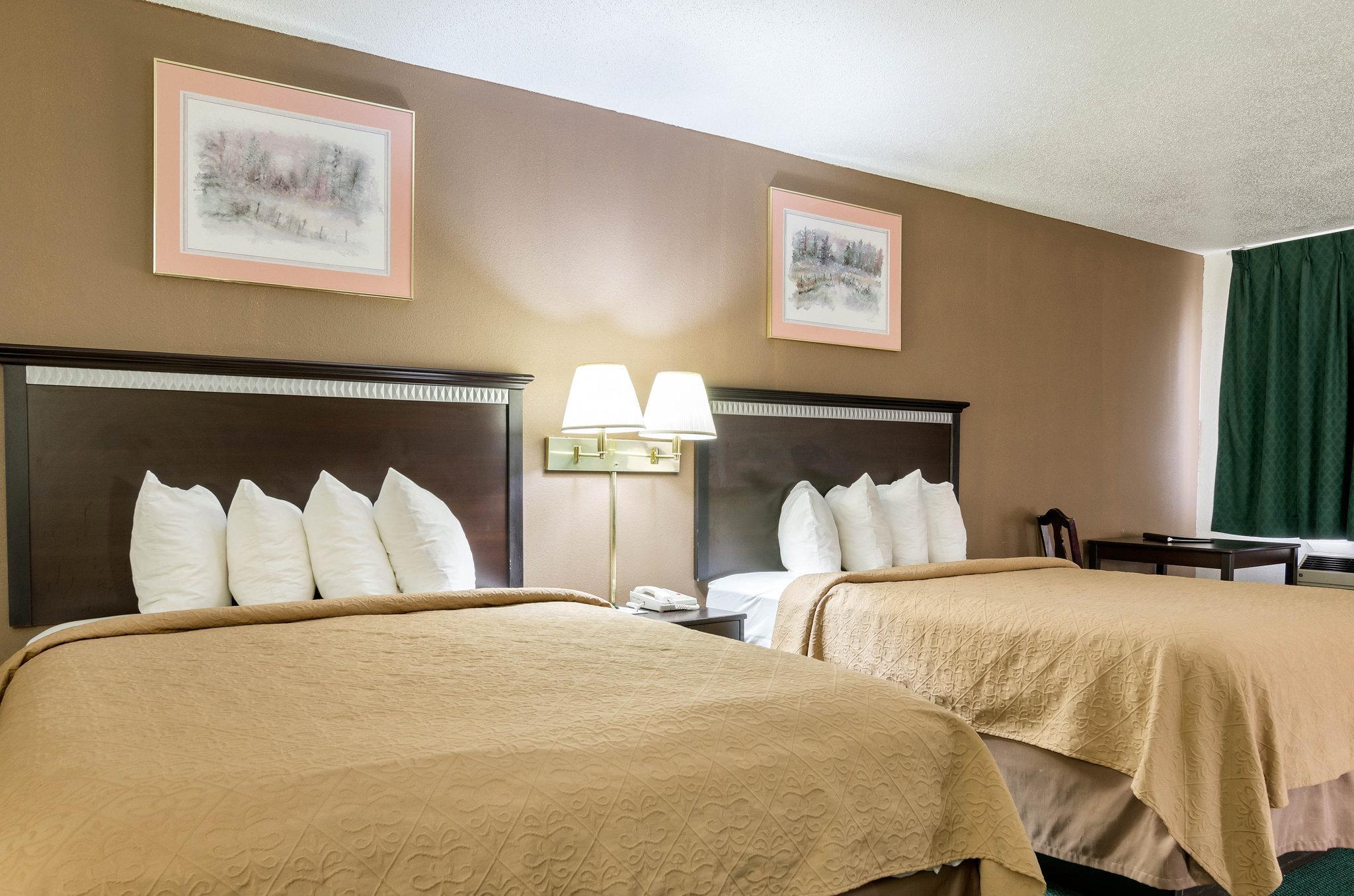 Colby Inn And Suites Extérieur photo