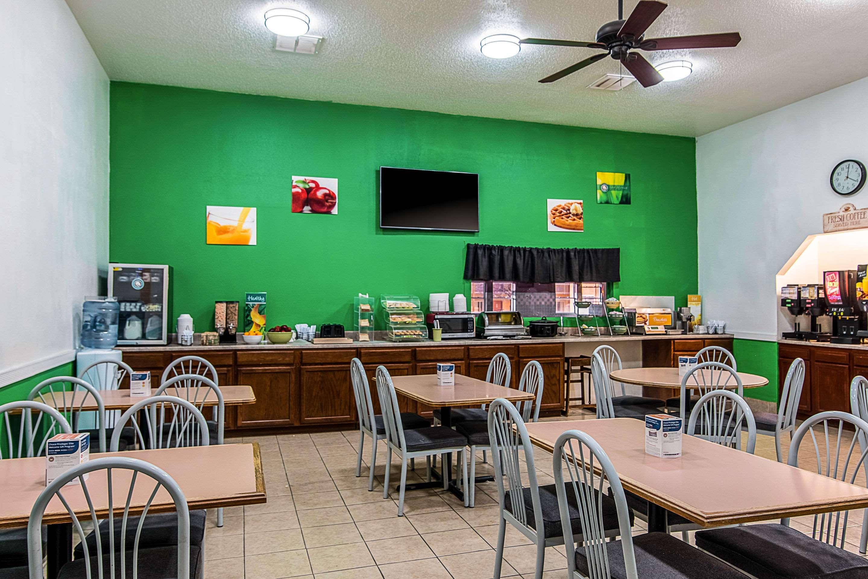 Colby Inn And Suites Extérieur photo