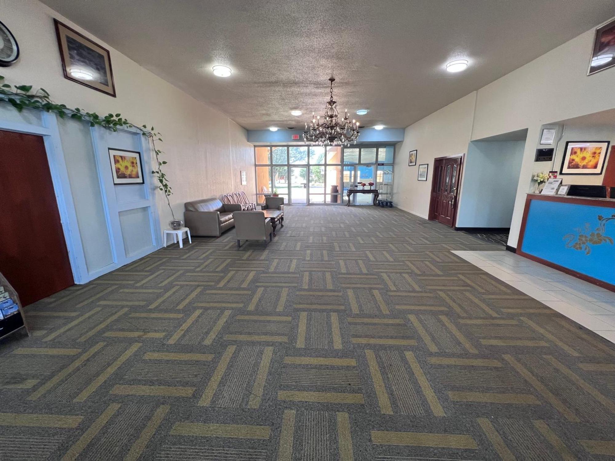 Colby Inn And Suites Extérieur photo